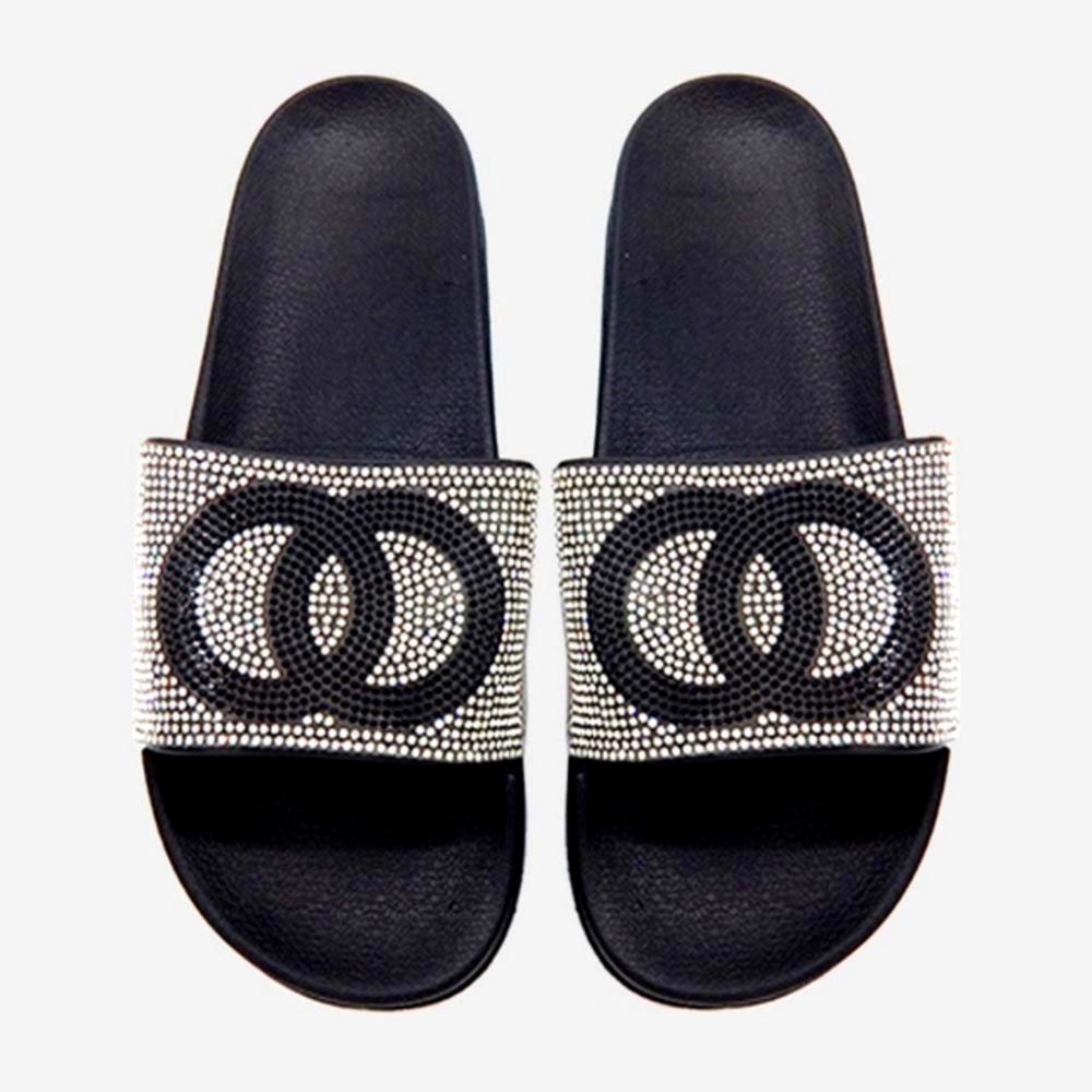 SALE!! Rhinestone Circle Link Sandals-fits like size 8